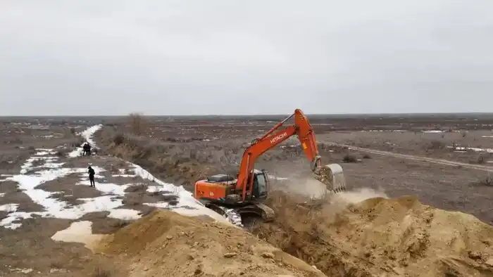 Очистка каналов в Сарысуском районе Жамбылской области для обеспечения водоснабжения крестьянских хозяйств Атырау