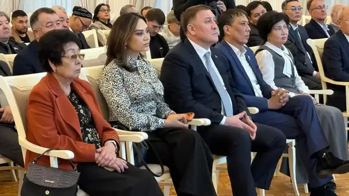 Обсуждение проекта новой Конституции в Караганде: важный шаг к усилению гражданского участия и законности Атырау