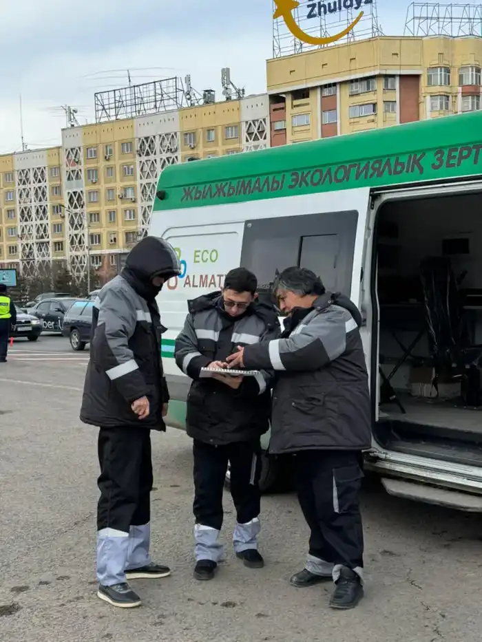 В Алматы зафиксировано превышение экологических норм у 16 автомобилей из 30 проверенных Атырау
