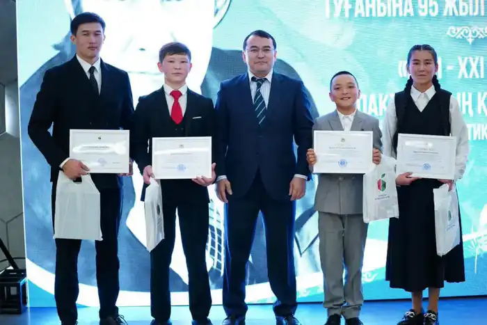 International Literary- Poetic Gathering in Almaty Marks 95th Anniversary of Kazakh Poet Mukagali Makataev Атырау