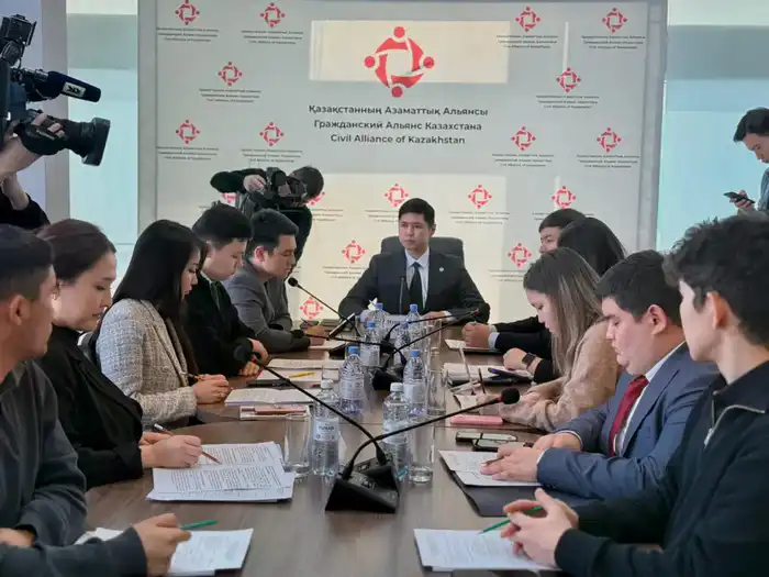 Круглый стол о молодежи в Конституции Астаны Атырау