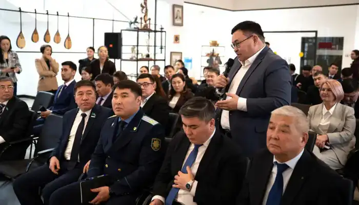 Основные положения проекта новой Конституции и роль молодежи обсудили на экспертной встрече (3)