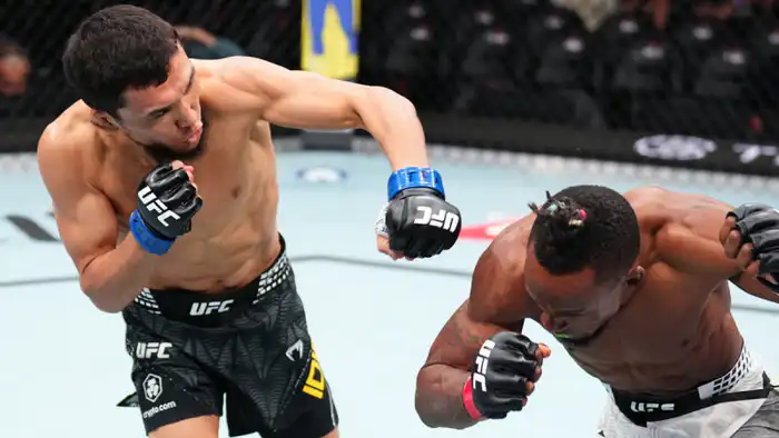 Казахстанский боец Алиби Идирис одержал первую победу в UFC на турнире в Хьюстоне, Техас. Его рекорд теперь составляет 12-1. Атырау