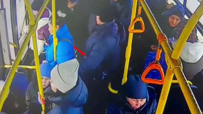 Социальные проблемы безопасности общественного транспорта в Алматы: кража на 4 миллиона тенге в автобусе Атырау