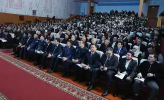 Ербол Карашукеев обсуждает социально-экономическое развитие Байзакского района на встрече с жителями