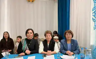 «Сәулелі тастар»: как особенные дошколята из Астаны зажигают звезды логики в игре с камнями