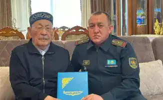 Военнослужащие Алматинского гарнизона поздравили ветерана Солтанбая Жарыкбасова с 101-летием