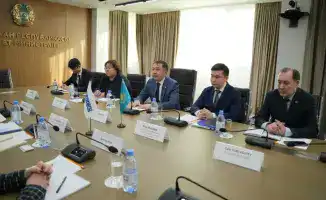 Встреча Ерлана Сарсембаева с Ульви Ахундлу обсуждение правовых реформ и референдума о Конституции Казахстана