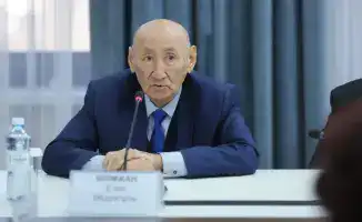 Интеллигенция на страже новой Конституции: встреча с Карашукеевым