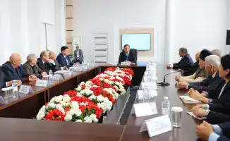 Мост идей: Ербол Карашукеев и творческая интеллигенция Меркенского района обсуждают будущее Казахстана