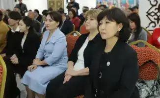 Встреча Ербола Карашукеева с активистами НПО и награждение участников