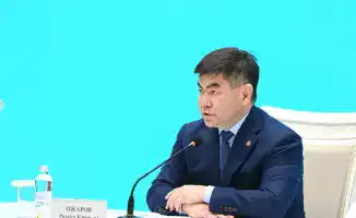 Эксперты собрались в 'Доме дружбы' для обсуждения народной Конституции и республиканского референдума