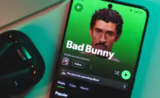 Bad Bunny снова на вершине Billboard: Альбом пуэрториканского артиста вновь занимает первое место в музыкальном чарте