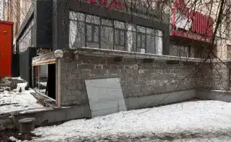 В Алматы укрощают незаконные строения: очередной снос в мкр. Аксай-5