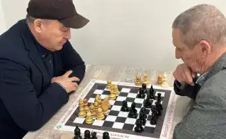 На турнире по шашкам в Астане пенсионеры продемонстрировали высокий уровень игры