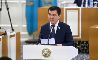 Обсуждение актуальных вопросов на заседании Комиссии по конституционной реформе с участием госслужащих, депутатов и ученых