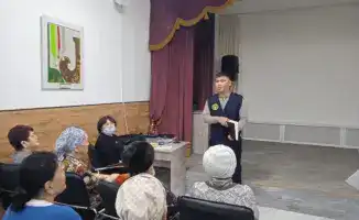 Пожилые жители столицы получили советы по защите от кибермошенников на лекции в Центре активного долголетия