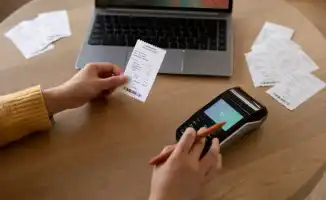 В Атырауской области пять предпринимателей оштрафованы за незаконное завышение цен на социально значимые продовольственные товары, превышающие торговую наценку в 15%.