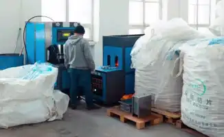 В Атырау запустили новый завод по производству пластиковых ПЭТ-преформ, контейнеров и крышек, который уже начал реализацию своей продукции на рынке Атырауской области. В планах завода — расширение на рынки Мангистауской и Западно-Казахстанской областей, а