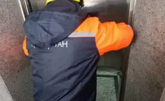 Подросток застрял в лифте: инцидент в Астане поднимает вопросы о безопасности городской инфраструктуры