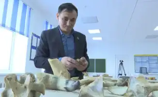 Казахстанский педагог формирует у детей терпение и уважение к традициям через резьбу по кости, создавая новое поколение мастеров и хранителей культурного наследия