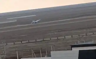 Российский многоцелевой истребитель Су-30 совершил экстренную посадку в международном аэропорту имени Хиуаз Доспановой в Атырау.