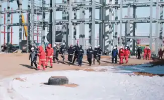 Международные лидеры QazaqGaz и NCOC инспектируют строительство газоперерабатывающего завода на Кашагане