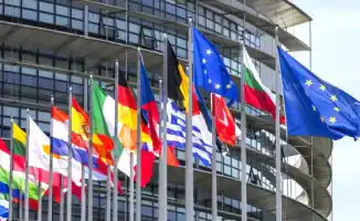 Европейский парламент призывает усилить военную помощь Украине