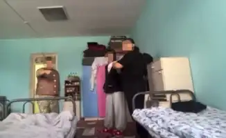 Студенток колледжа в Туркестане заставляют убирать мужские комнаты и туалеты: общество обсуждает видеозапись инцидента