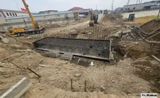 В Кульсары затянулось строительство моста: автомобильный и пешеходный переход на улице У. Абдрахманова, демонтированный после паводка 2024 года, до сих пор не введён в эксплуатацию.