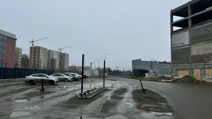 Заготовка под шлагбаум у единственного въезда к дому № 39А. Заготовка под шлагбаум у единственного въезда к дому № 39А.