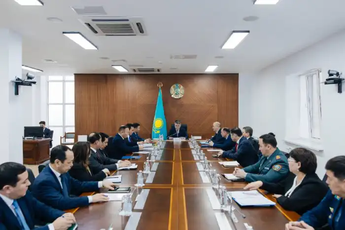 Обсуждение проекта новой Конституции в Атырауской области: участие председателя областного маслихата Мусы Хайруллиева Атырау