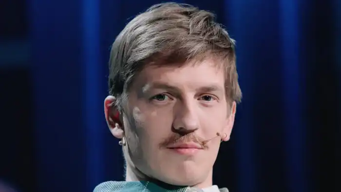 Алексей Щербаков: комедийный комета, приземлившаяся в Алматы вслед за Нурланом Сабуровым Атырау
