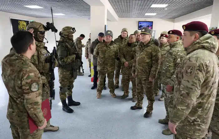 Министр обороны проинспектировал воинские части Сил специальных операций в Астане (8)