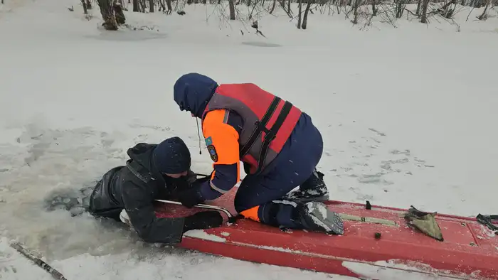 Ледяная охота: спасатели на страже жизней в борьбе с зимними опасностями Атырау