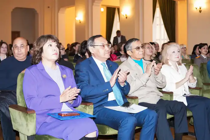 ОТЕЧЕСТВЕННЫМ ЖЕНЩИНАМ-УЧЕНЫМ ВРУЧЕНА НАГРАДА ИМЕНИ АКАДЕМИКА Н.БАЗАНОВОЙ (3)