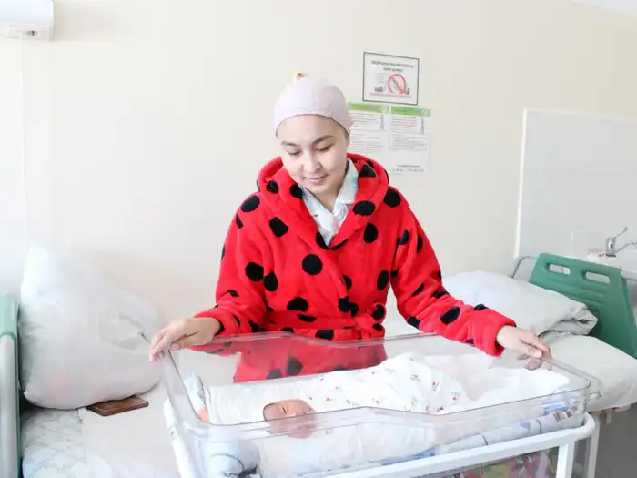 В Казахстане в день референдума родились 585 детей, символизируя надежду на будущее страны Атырау