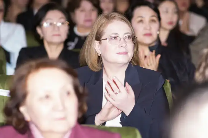 ОТЕЧЕСТВЕННЫМ ЖЕНЩИНАМ-УЧЕНЫМ ВРУЧЕНА НАГРАДА ИМЕНИ АКАДЕМИКА Н.БАЗАНОВОЙ (5)