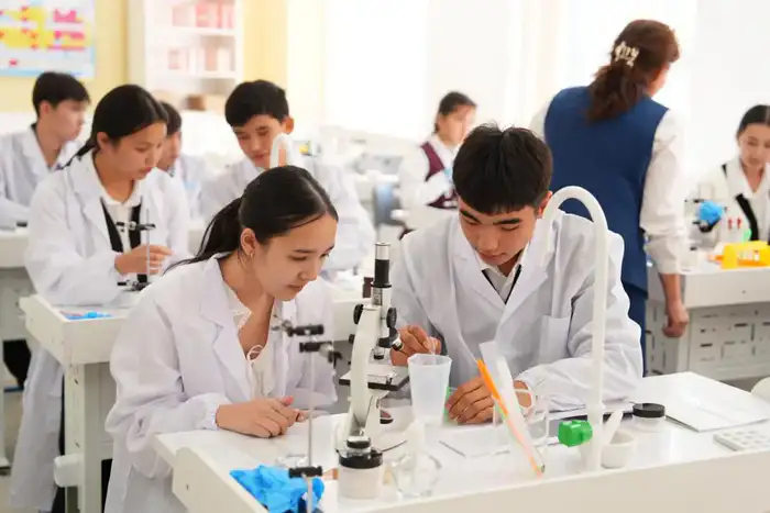 Национальный проект «Келешек мектептері»: 217 новых школ за три года Атырау