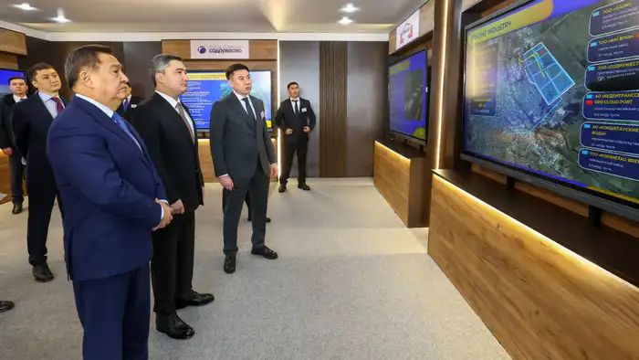 Развитие инфраструктуры для привлечения инвестиций: Олжас Бектенов ознакомился с индустриальным развитием Акмолинской области Атырау