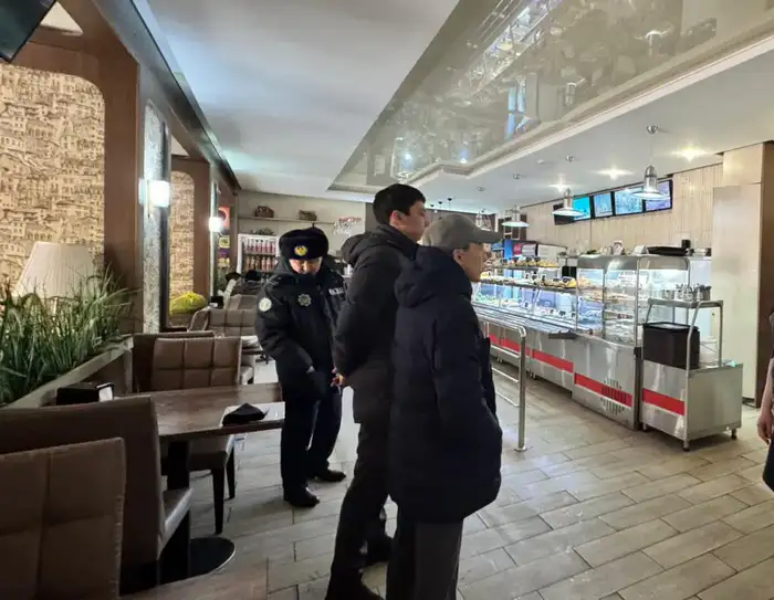 Пожарная безопасность: более 300 рейдов провели спасатели по объектам общепита Астаны (9)