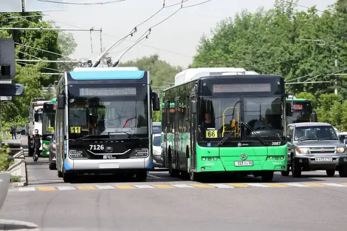 В Алматы продолжаются проверки: 26 из 87 автобусов превышают нормы выбросов Атырау