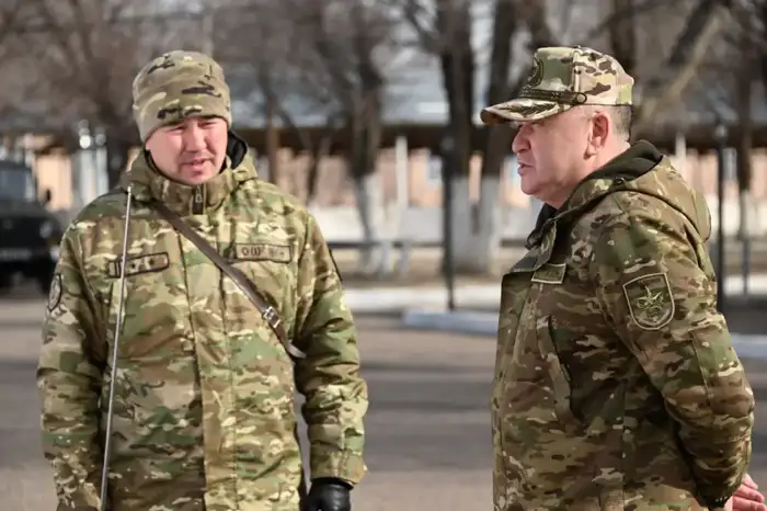 Заместитель министра обороны Казахстана оценил условия службы военнослужащих в Алматинской области Атырау