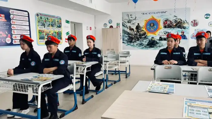 Более 50 классов «Юный спасатель» в Казахстане: обучение безопасности для будущих поколений Атырау