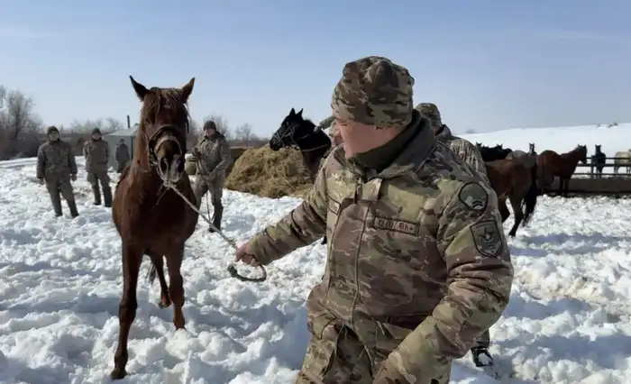 Синхронный танец всадников и лошадей: горно-егерский полк на пути к боевому единству Атырау