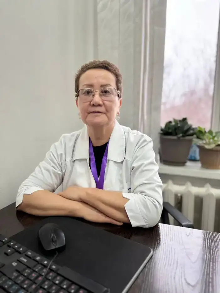 Исафина Бибигуль Турсбековна отмечена наградами за вклад в развитие педиатрии и первичной медико-санитарной помощи Атырау