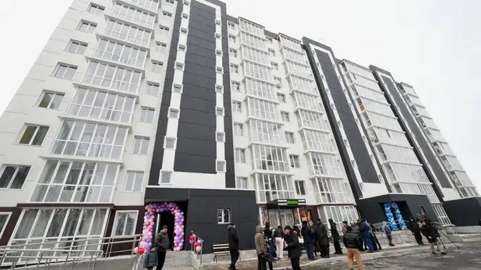 В ВКО 20 семей получили ключи от новых квартир (9)