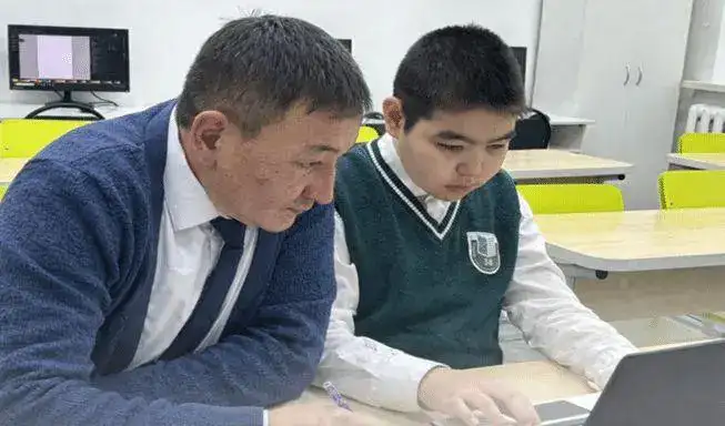 Семиклассник обошел девятиклассников на олимпиаде по ИТ! Атырау