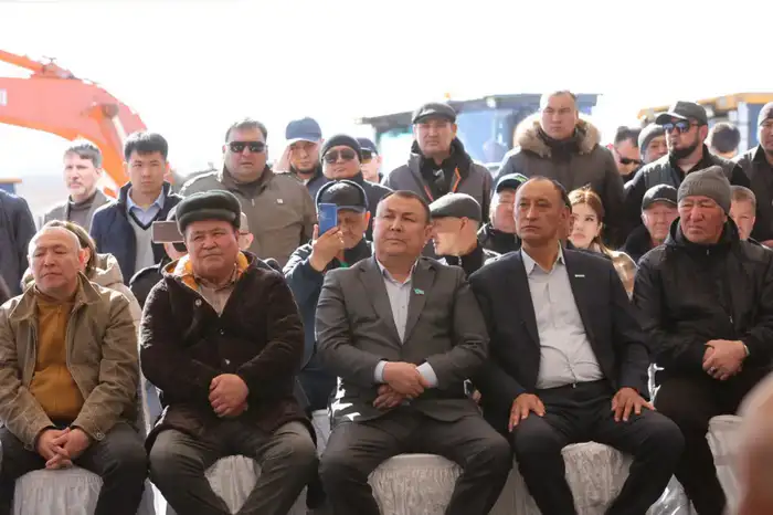 Строительство крупнейшей в Казахстане ветровой электростанции начато в Жамбылской области (6)