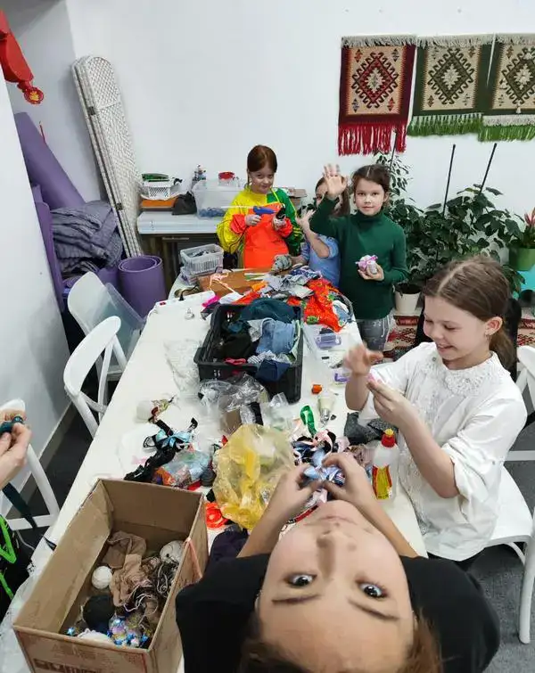 Вторая жизнь вещей: предпринимательница из Темиртау учит экологичному потреблению Атырау